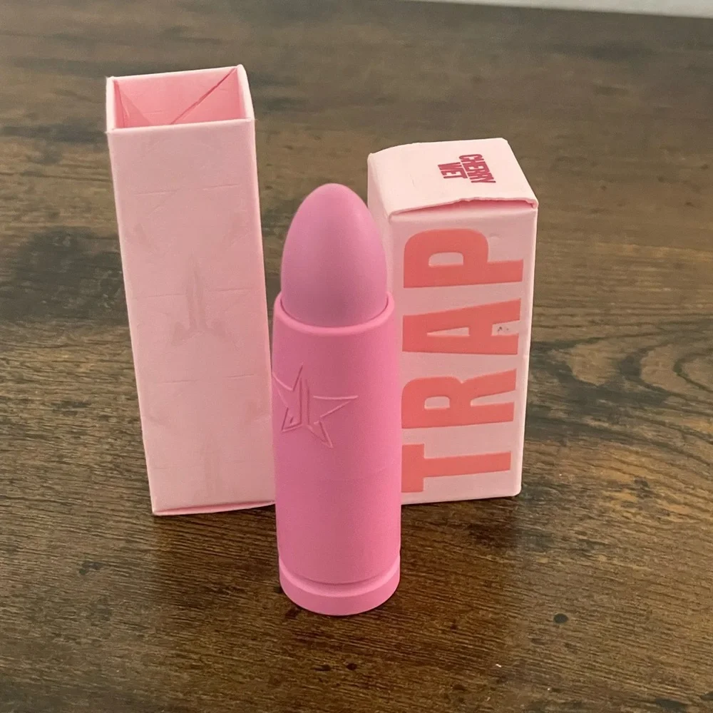 NEW IN BOX * Jeffree Star Velvet‎ Trap Lipstick in Cherry Wet